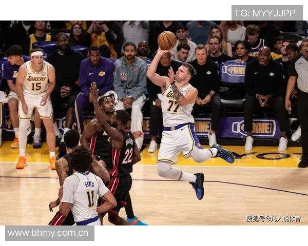 东契奇狂砍73分刷新现役最高分记录独行侠成功终结太阳队11连胜之势