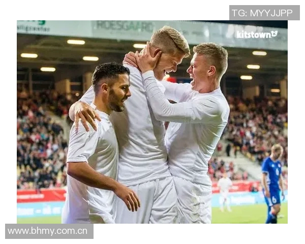 丹麦与法国白色球衣对决的精彩瞬间与战术分析