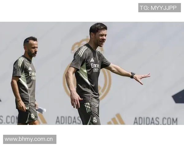 哈维阿隆索退役后选择执教皇马青年队开启新篇章