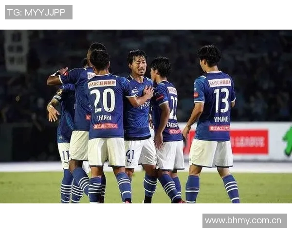 川崎山峰与磐田喜悦的激烈对决展现足球魅力与团队精神